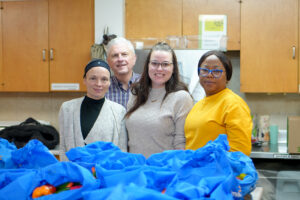Sarah Holmes and volunteers.